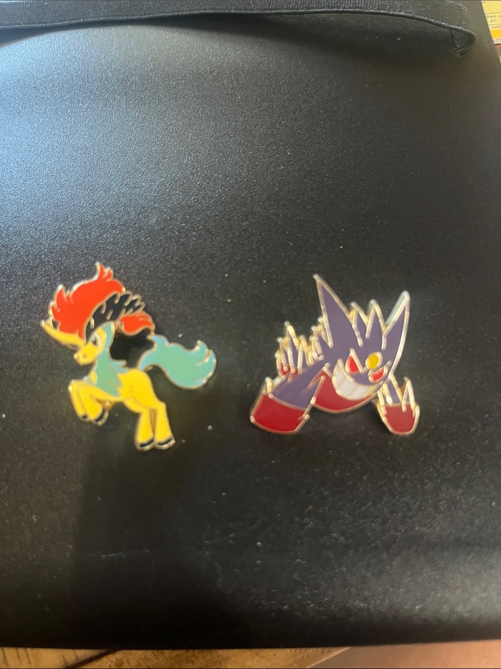 Pokémon Enamel Pin Set - Galarian Ponyta & Gengar - like new